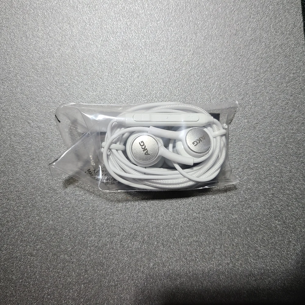 OEM Samsung AKG Wired Earphones 4-pk